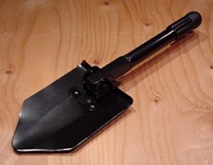 Folding Shovel with Saw