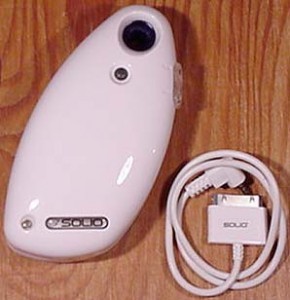 Solio Classic white with iPod iPhone connector